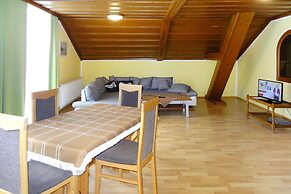 Apartment in St. Kanzian am Klopeiner See With Garden
