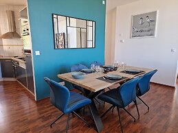 Pretty Apartment With sea View in Primel