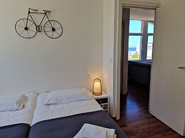 Pretty Apartment With sea View in Primel