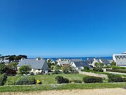 Pretty Apartment With sea View in Primel