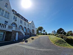 Pretty Apartment With sea View in Primel-formerly TUI Ferienhaus