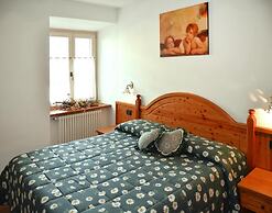 Apartment in Pellizzano Near Shopping