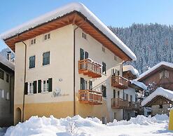 Apartment in Pellizzano Near Shopping