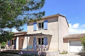 Holiday Home With Private Pool, Vaison-la-romaine