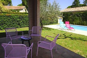 Holiday Home With Private Pool, Vaison-la-romaine