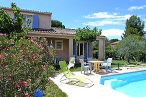 Holiday Home With Private Pool, Vaison-la-romaine