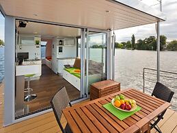 Houseboat on the Dahme