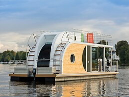 Houseboat on the Dahme