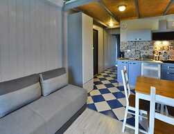 Holiday Houses, Jezierzany