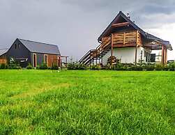 Holiday Houses, Jezierzany