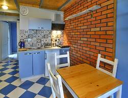 Holiday Houses, Jezierzany