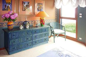 Beautiful Holiday Home With Sauna, sea View