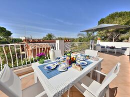 Nice Apartment With Pool