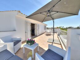 Nice Apartment With Pool
