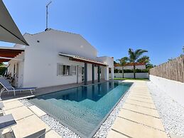 Nice Apartment With Pool