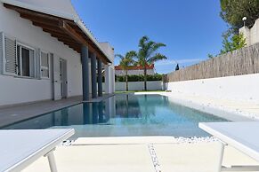Nice Apartment With Pool
