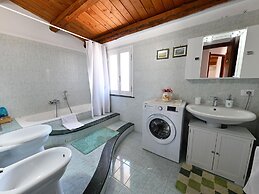 Nice Apartment With Pool