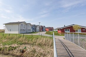 Exklusiv Eingerichtetes Ferienhaus in Strandnaehe