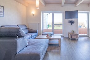 Exklusiv Eingerichtetes Ferienhaus in Strandnaehe