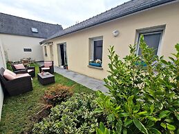 Single-storey House With Outdoor Space