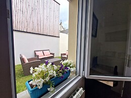 Single-storey House With Outdoor Space