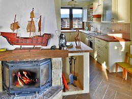 Holiday House by the Lake With a Fireplace