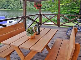 Holiday House by the Lake With a Fireplace