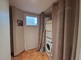 Premium Comfort Holiday Home Near the Beach