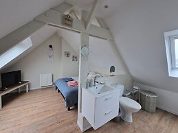 Premium Comfort Holiday Home Near the Beach
