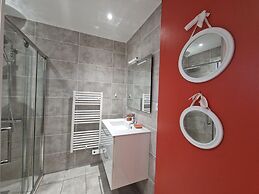 Premium Comfort Holiday Home Near the Beach