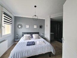 Premium Comfort Holiday Home Near the Beach