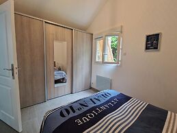 High Quality Chalet in Bucolic Setting, Plouegat-guerand-ex TUI