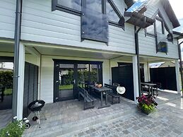 Holiday Houses Close to the Sea, Sianozety