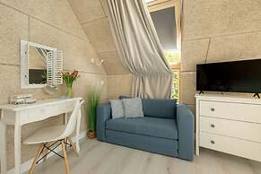 House With a Huge Terrace and a Whirlpool Bathtub