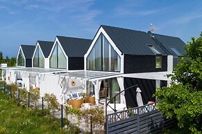 House With a Huge Terrace and a Whirlpool Bathtub