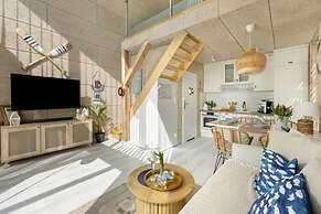 House With a Huge Terrace and a Whirlpool Bathtub