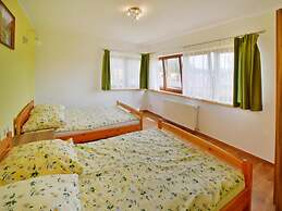 Spacious Holiday Home With Private Garden