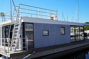 Hausboot in Boltenhagen