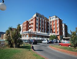 Directly on the Beach: Residence Stella Maris in Pietra Ligure