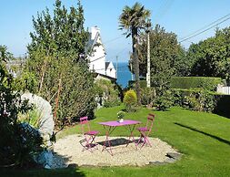 Natural Stone Cottage With Garden and sea View