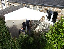 Natural Stone Cottage With Garden and sea View