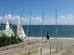 Holiday Flat With Balcony Terrace Near the Beach