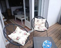Holiday Flat With Balcony Terrace Near the Beach
