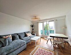 Holiday Flat With Balcony Terrace Near the Beach