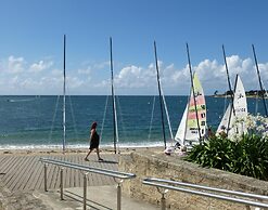 Holiday Flat With Balcony Terrace Near the Beach