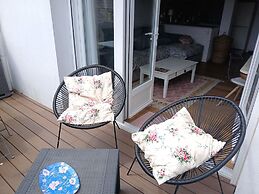 Holiday Flat With Balcony Terrace Near the Beach