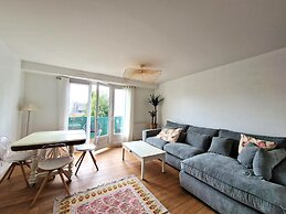 Holiday Flat With Balcony Terrace Near the Beach