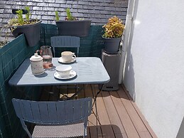 Holiday Flat With Balcony Terrace Near the Beach