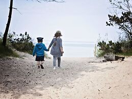 Storey Holiday House, Sarbinowo