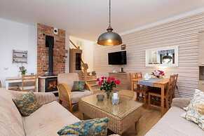 Luxurious Apartment, 4 Bedrooms, Pobierowo